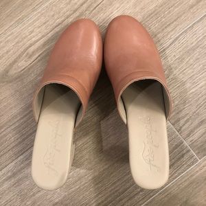 {Free People} Brown Clog